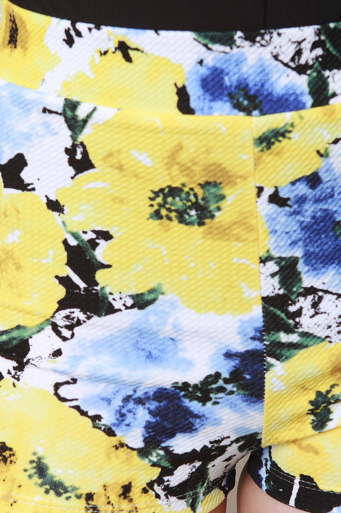 Textured Knit Splattered Floral High Waisted Shorts